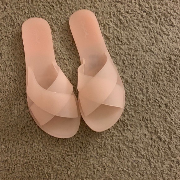 puffy criss cross sandals